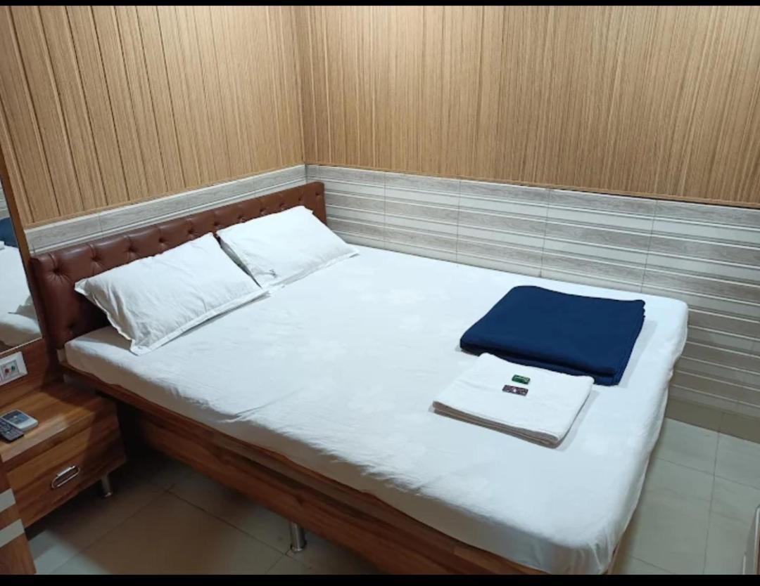 Kamal Lodge Калькутта Экстерьер фото